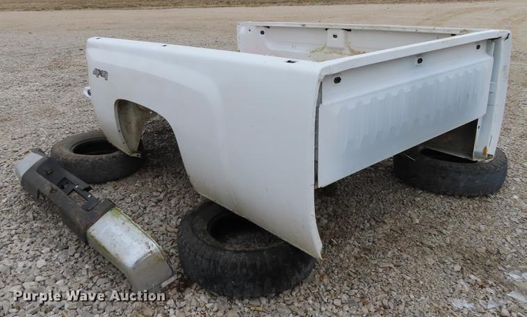 image for item DN9090 2007 Chevrolet pickup truck bed