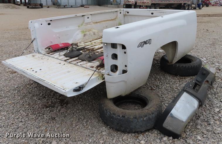 image for item DN9090 2007 Chevrolet pickup truck bed