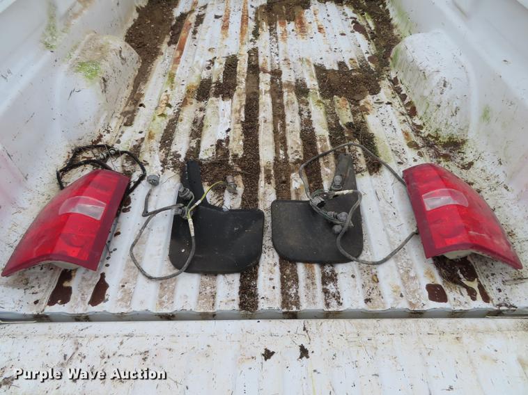 image for item DN9090 2007 Chevrolet pickup truck bed