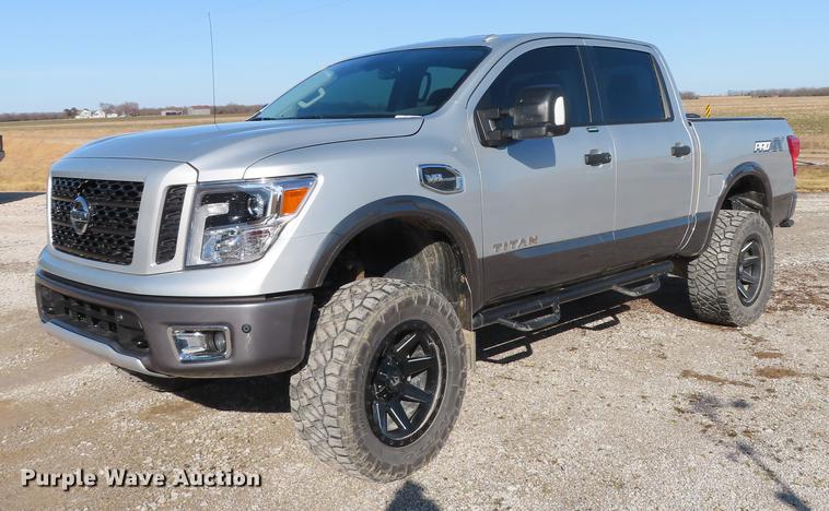 image for item DN9119 2017 Nissan Titan Pro-4X Crew Cab pickup truck