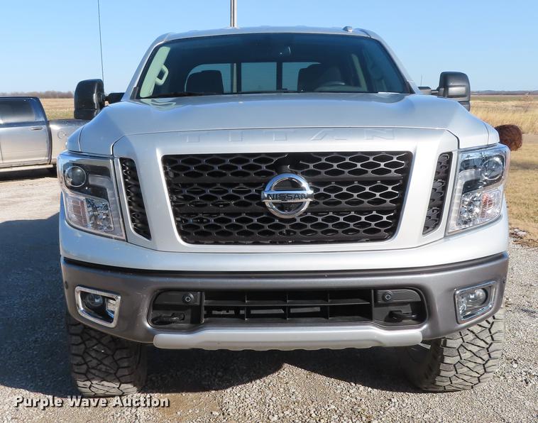 image for item DN9119 2017 Nissan Titan Pro-4X Crew Cab pickup truck