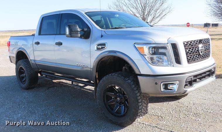 image for item DN9119 2017 Nissan Titan Pro-4X Crew Cab pickup truck