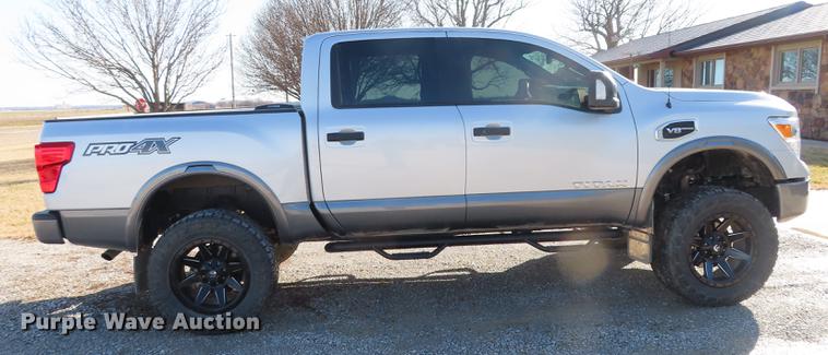 image for item DN9119 2017 Nissan Titan Pro-4X Crew Cab pickup truck
