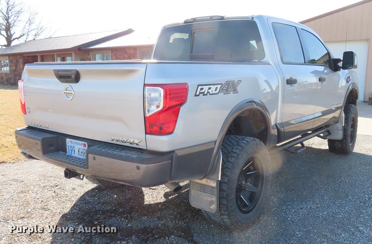 image for item DN9119 2017 Nissan Titan Pro-4X Crew Cab pickup truck