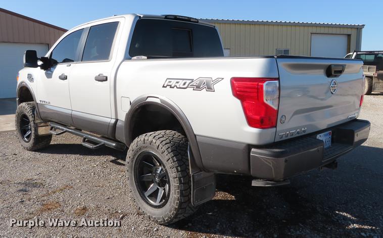 image for item DN9119 2017 Nissan Titan Pro-4X Crew Cab pickup truck