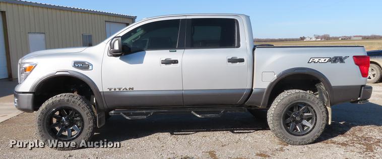 image for item DN9119 2017 Nissan Titan Pro-4X Crew Cab pickup truck