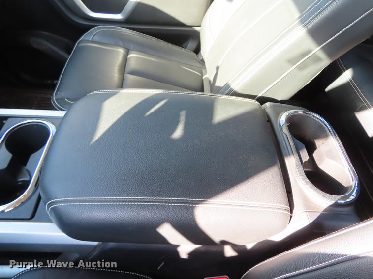 image for item DN9119 2017 Nissan Titan Pro-4X Crew Cab pickup truck