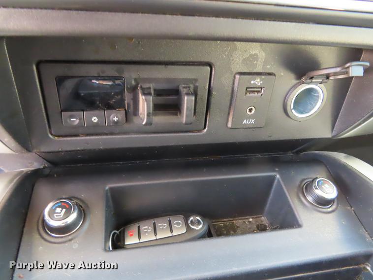 image for item DN9119 2017 Nissan Titan Pro-4X Crew Cab pickup truck