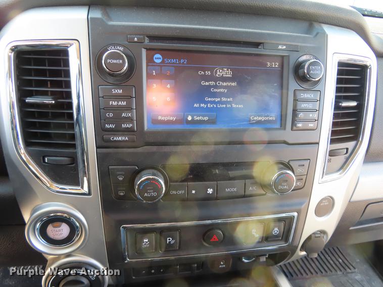 image for item DN9119 2017 Nissan Titan Pro-4X Crew Cab pickup truck