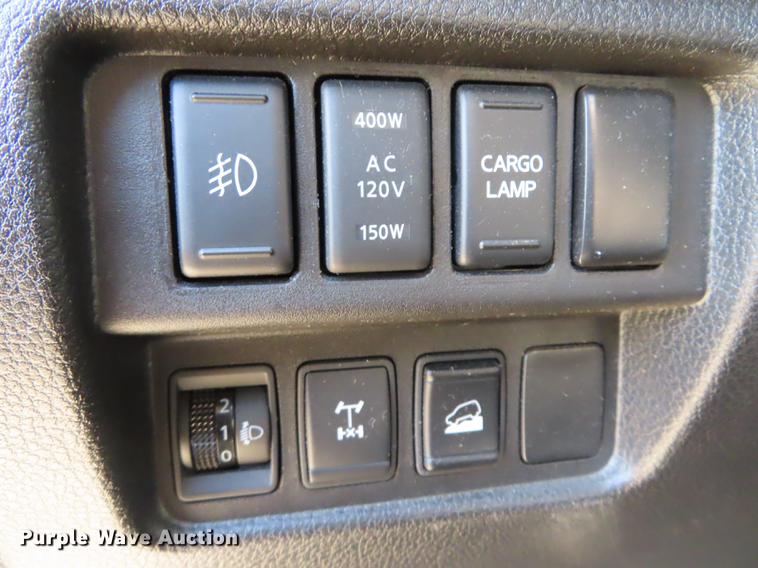 image for item DN9119 2017 Nissan Titan Pro-4X Crew Cab pickup truck