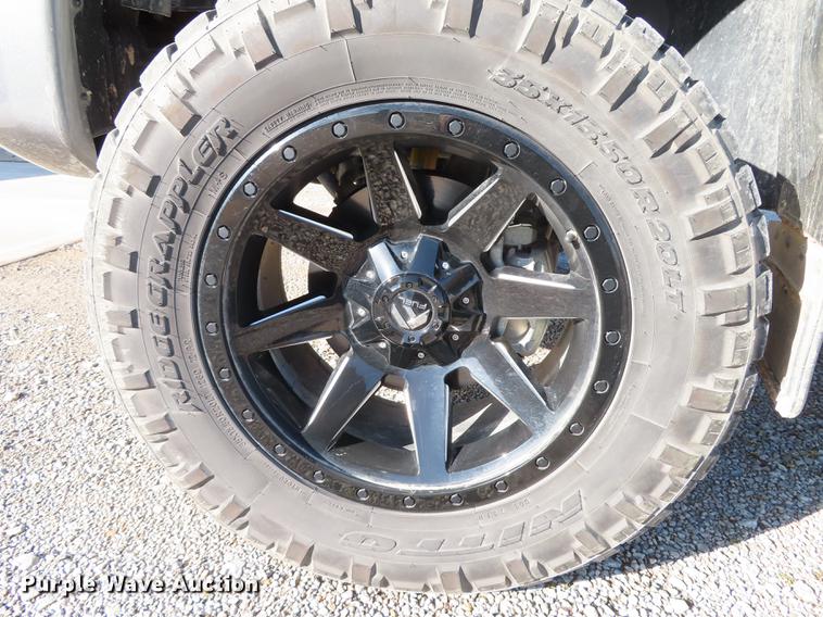 image for item DN9119 2017 Nissan Titan Pro-4X Crew Cab pickup truck