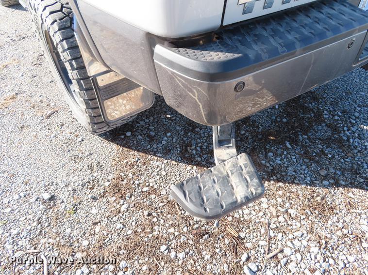 image for item DN9119 2017 Nissan Titan Pro-4X Crew Cab pickup truck