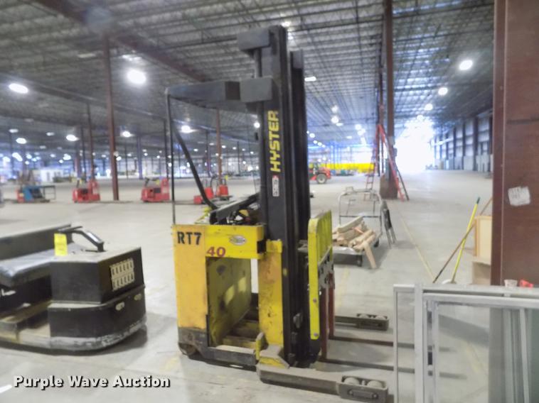 image for item DY9215 Hyster N40FR forklift