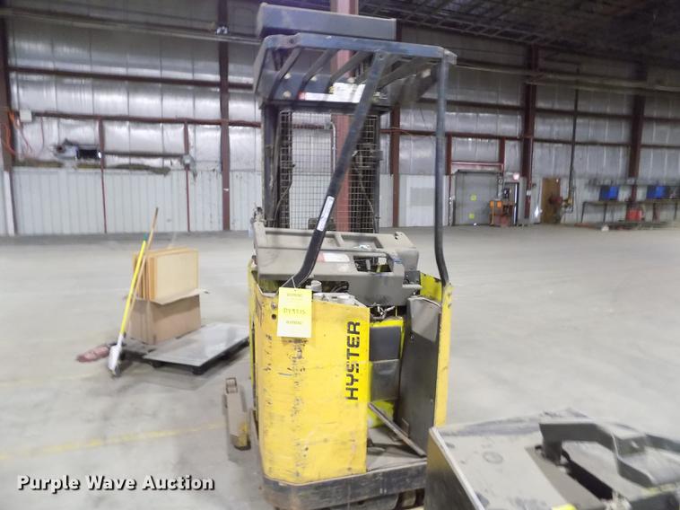 image for item DY9215 Hyster N40FR forklift