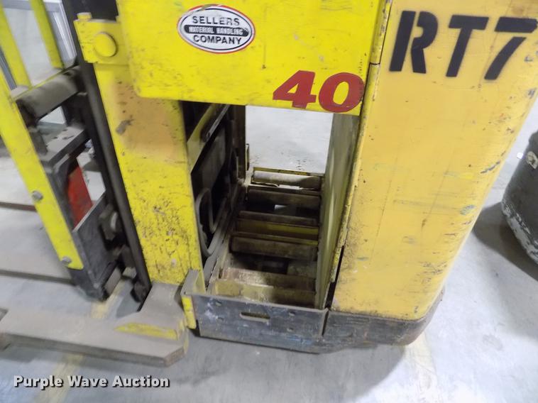 image for item DY9215 Hyster N40FR forklift