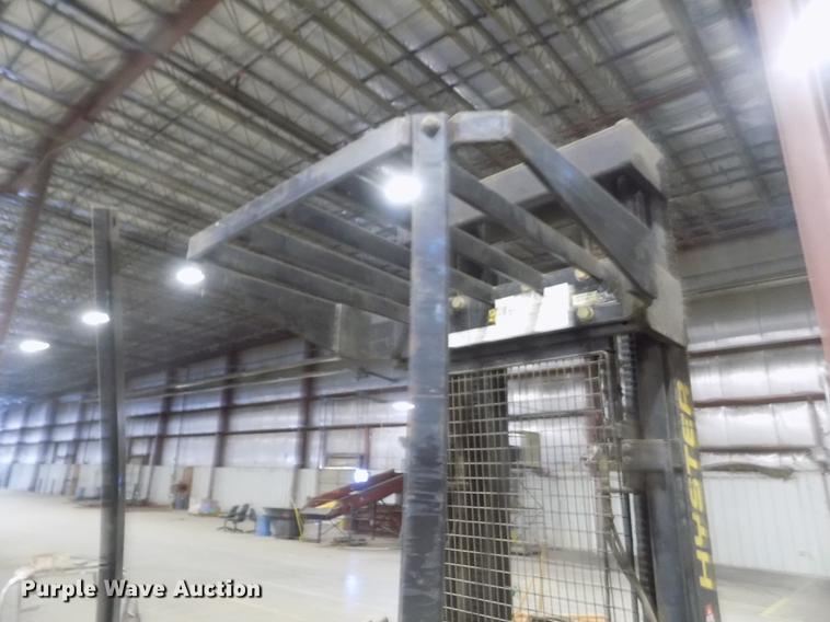 image for item DY9215 Hyster N40FR forklift