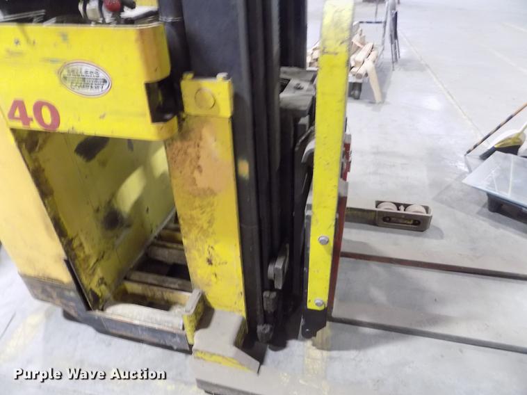 image for item DY9215 Hyster N40FR forklift