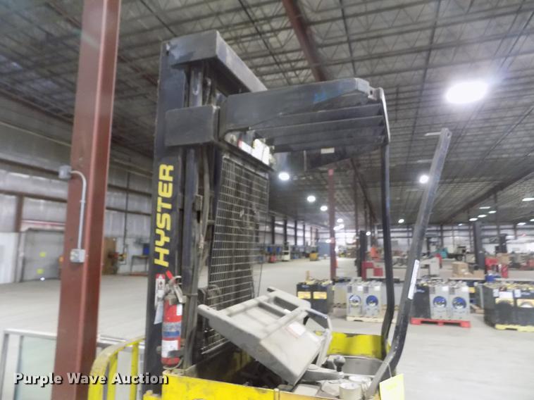 image for item DY9215 Hyster N40FR forklift