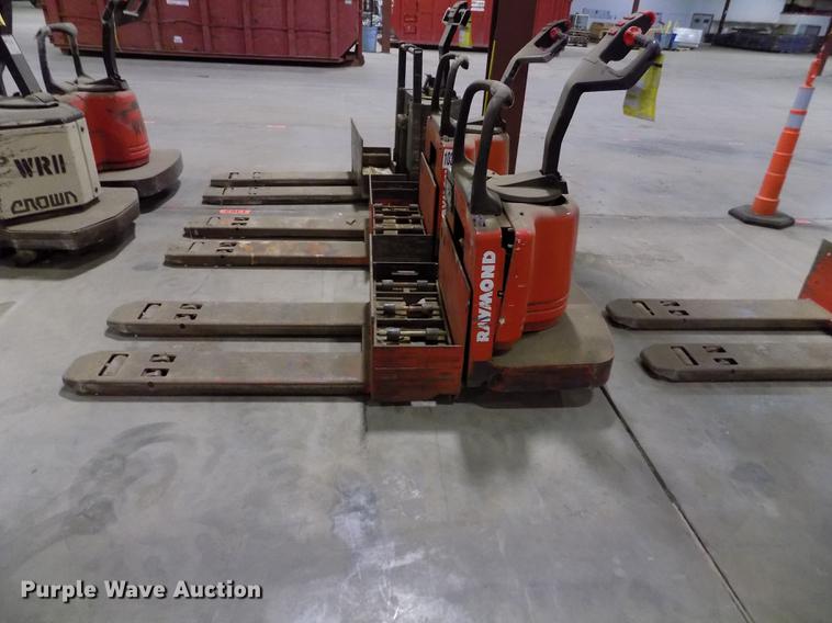 image for item EH9377 Raymond 112TM-FRE60L pallet jack