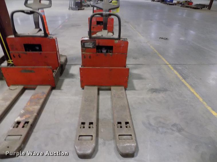 image for item EH9377 Raymond 112TM-FRE60L pallet jack