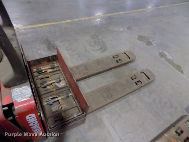 image for item EH9377 Raymond 112TM-FRE60L pallet jack