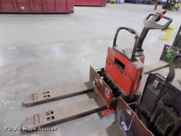 image for item EH9378 Raymond 112TM-FRE60L pallet jack