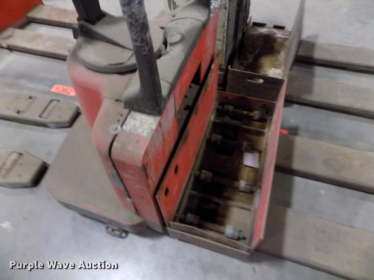image for item EH9378 Raymond 112TM-FRE60L pallet jack