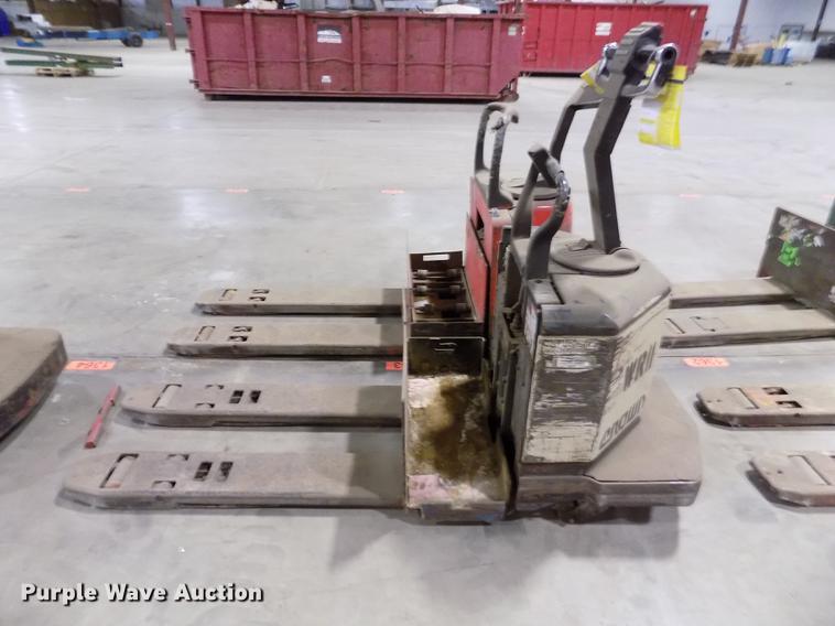 image for item EH9379 Crown PE3520-60 pallet jack
