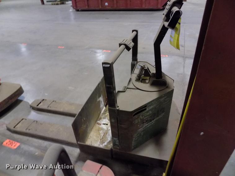 image for item EH9381 Crown 60PE-27-3 pallet jack