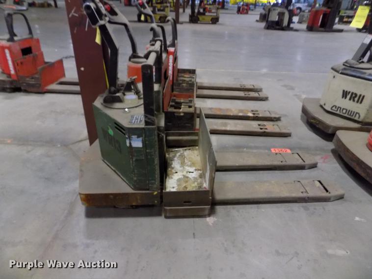 image for item EH9381 Crown 60PE-27-3 pallet jack