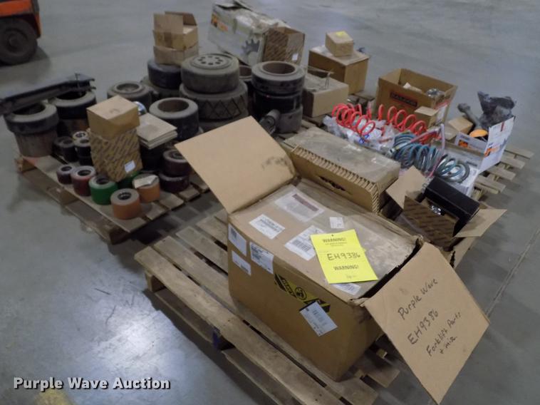 image for item EH9386 Forklift and pallet jack parts