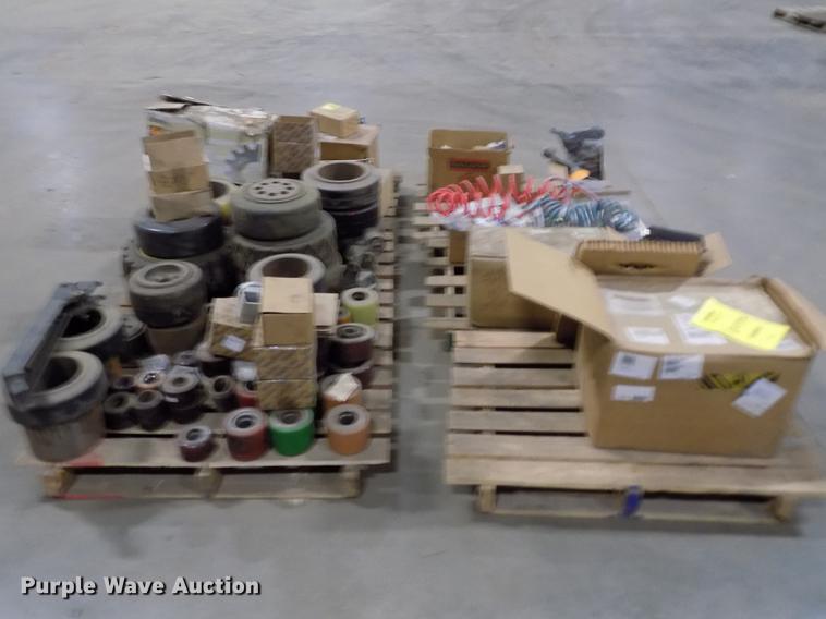 image for item EH9386 Forklift and pallet jack parts