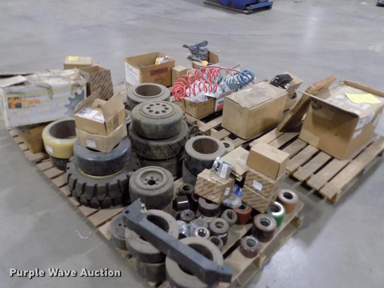 image for item EH9386 Forklift and pallet jack parts