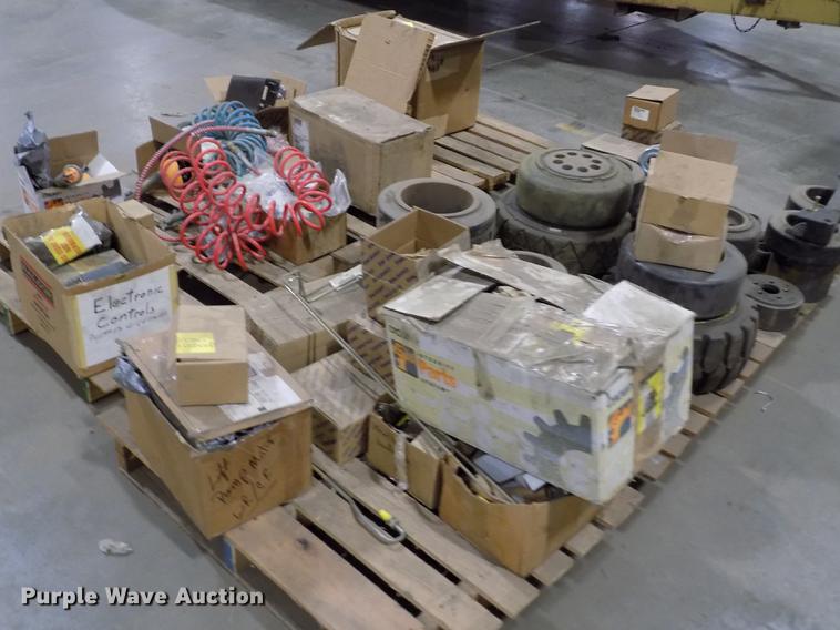 image for item EH9386 Forklift and pallet jack parts