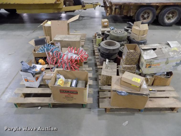 image for item EH9386 Forklift and pallet jack parts