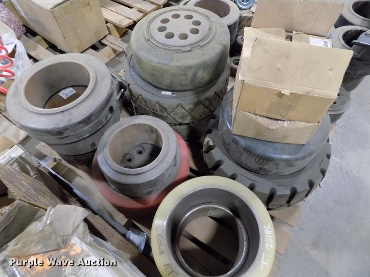 image for item EH9386 Forklift and pallet jack parts