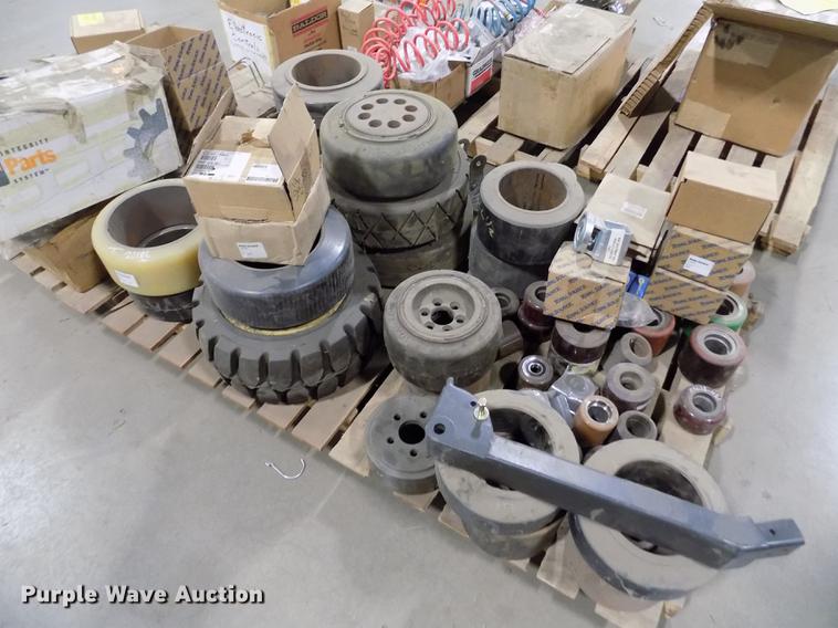 image for item EH9386 Forklift and pallet jack parts