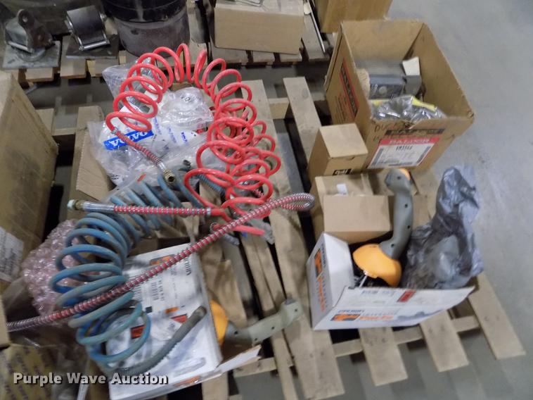 image for item EH9386 Forklift and pallet jack parts