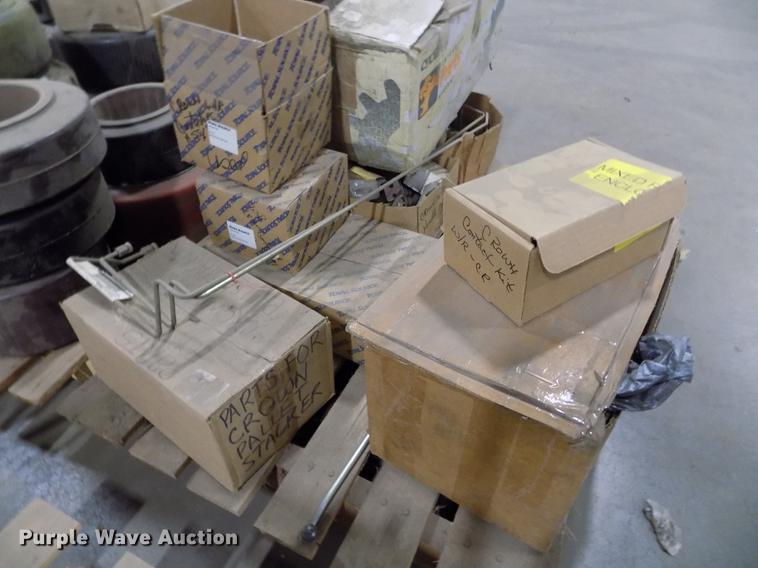 image for item EH9386 Forklift and pallet jack parts