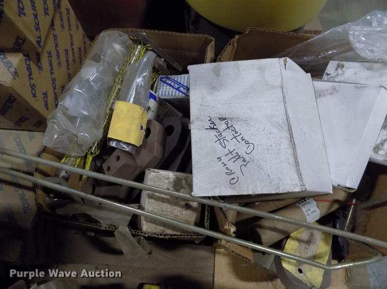 image for item EH9386 Forklift and pallet jack parts