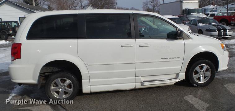 image for item EM9075 2012 Dodge Grand Caravan handicap accessible van