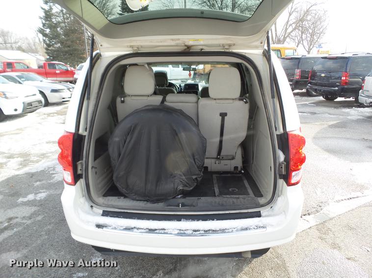 image for item EM9075 2012 Dodge Grand Caravan handicap accessible van