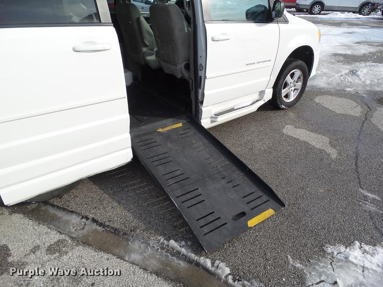 image for item EM9075 2012 Dodge Grand Caravan handicap accessible van