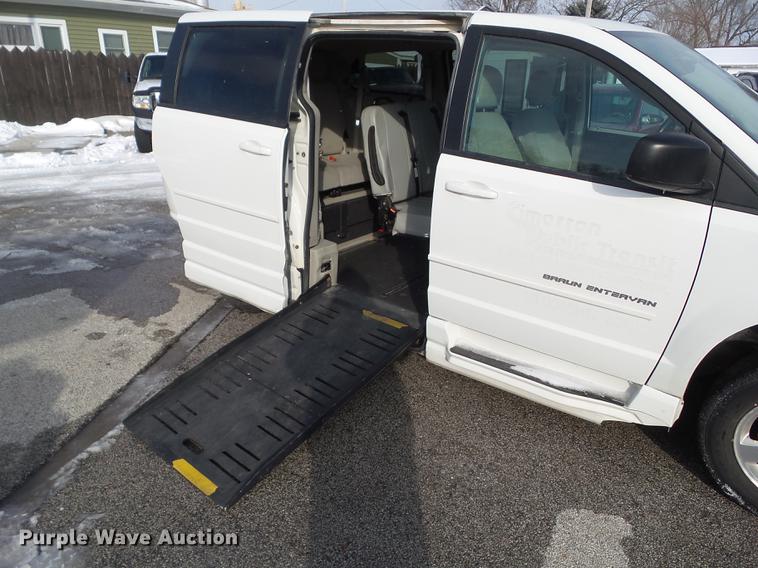 image for item EM9075 2012 Dodge Grand Caravan handicap accessible van