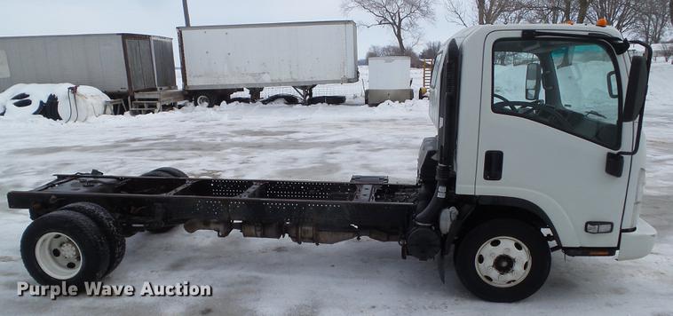 image for item EM9096 2010 Isuzu NPR truck cab and chassis