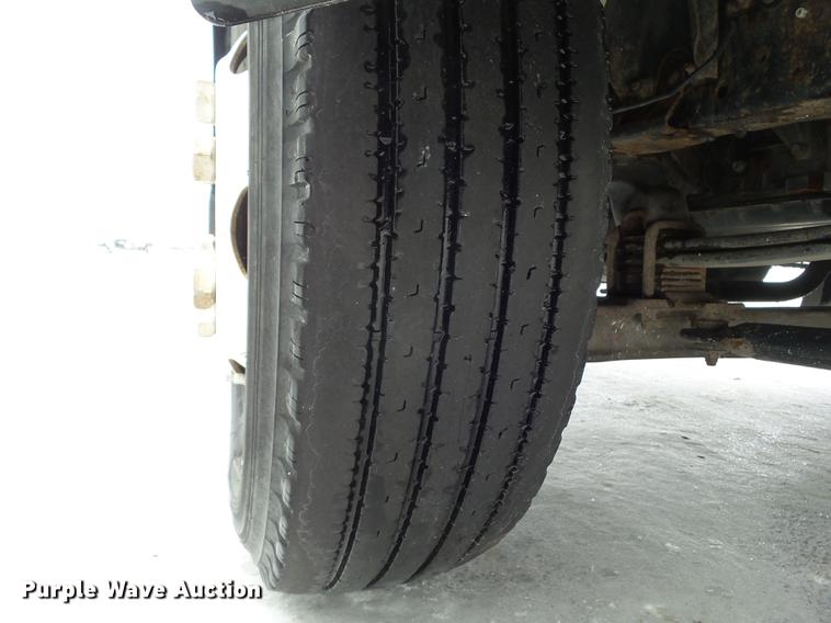 image for item EM9096 2010 Isuzu NPR truck cab and chassis