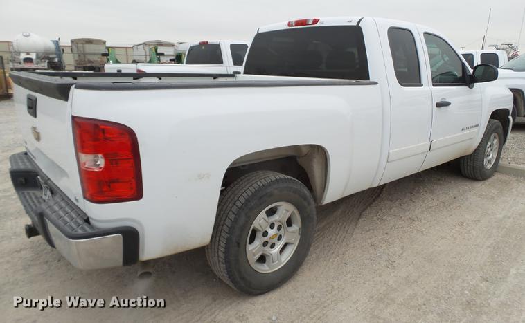 image for item EN9684 2008 Chevrolet Silverado 1500 Ext. Cab pickup truck
