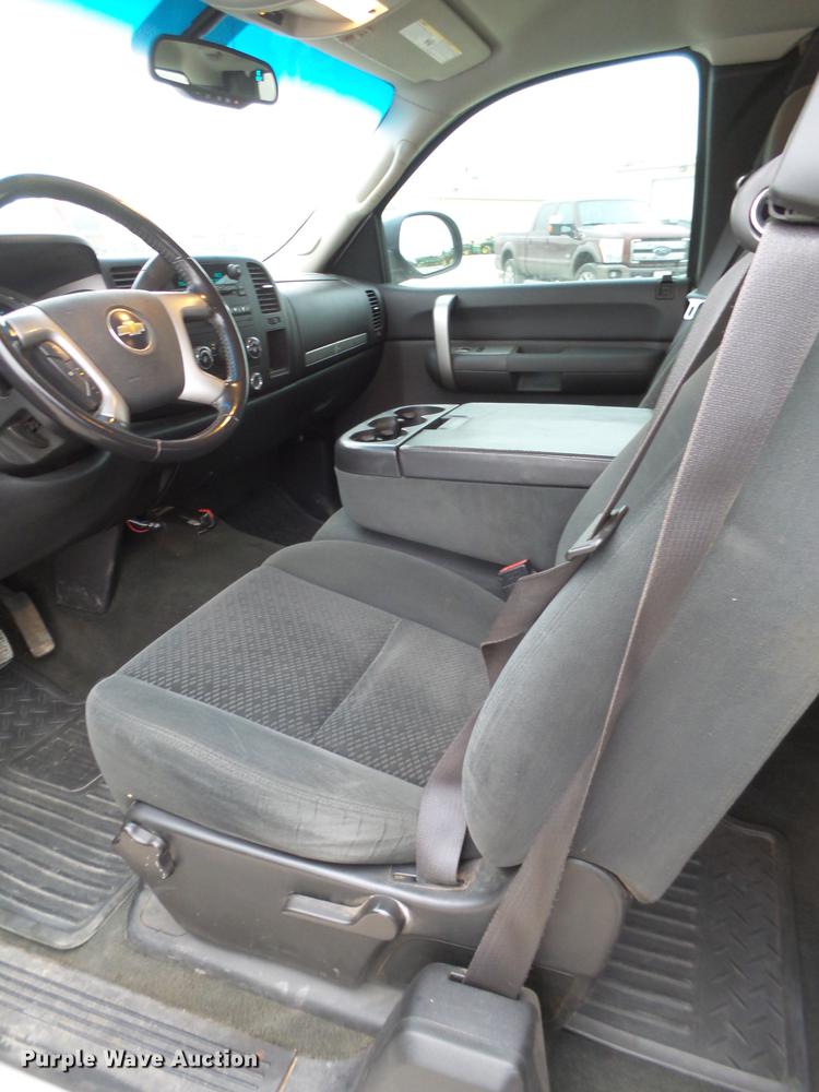 image for item EN9684 2008 Chevrolet Silverado 1500 Ext. Cab pickup truck