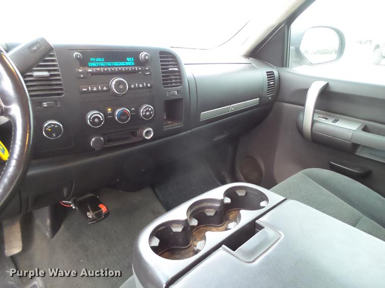 image for item EN9684 2008 Chevrolet Silverado 1500 Ext. Cab pickup truck