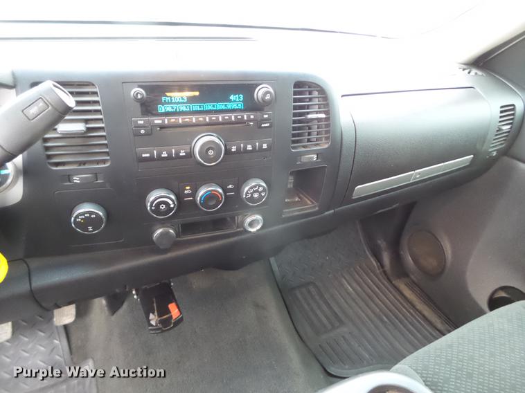 image for item EN9684 2008 Chevrolet Silverado 1500 Ext. Cab pickup truck